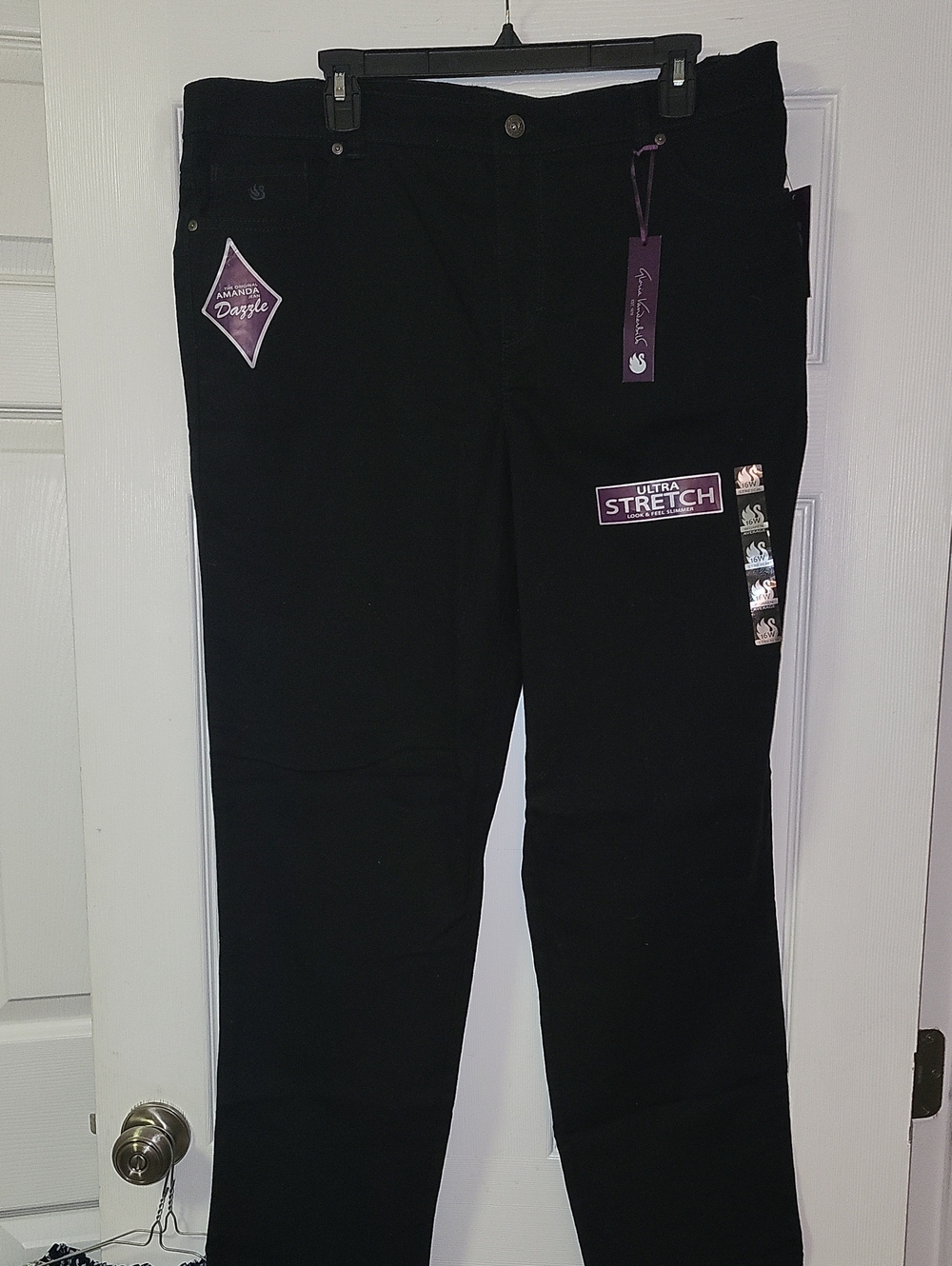 Gloria Vanderbilt Women's Amanda Black Straight Ultra Stretch Jeans